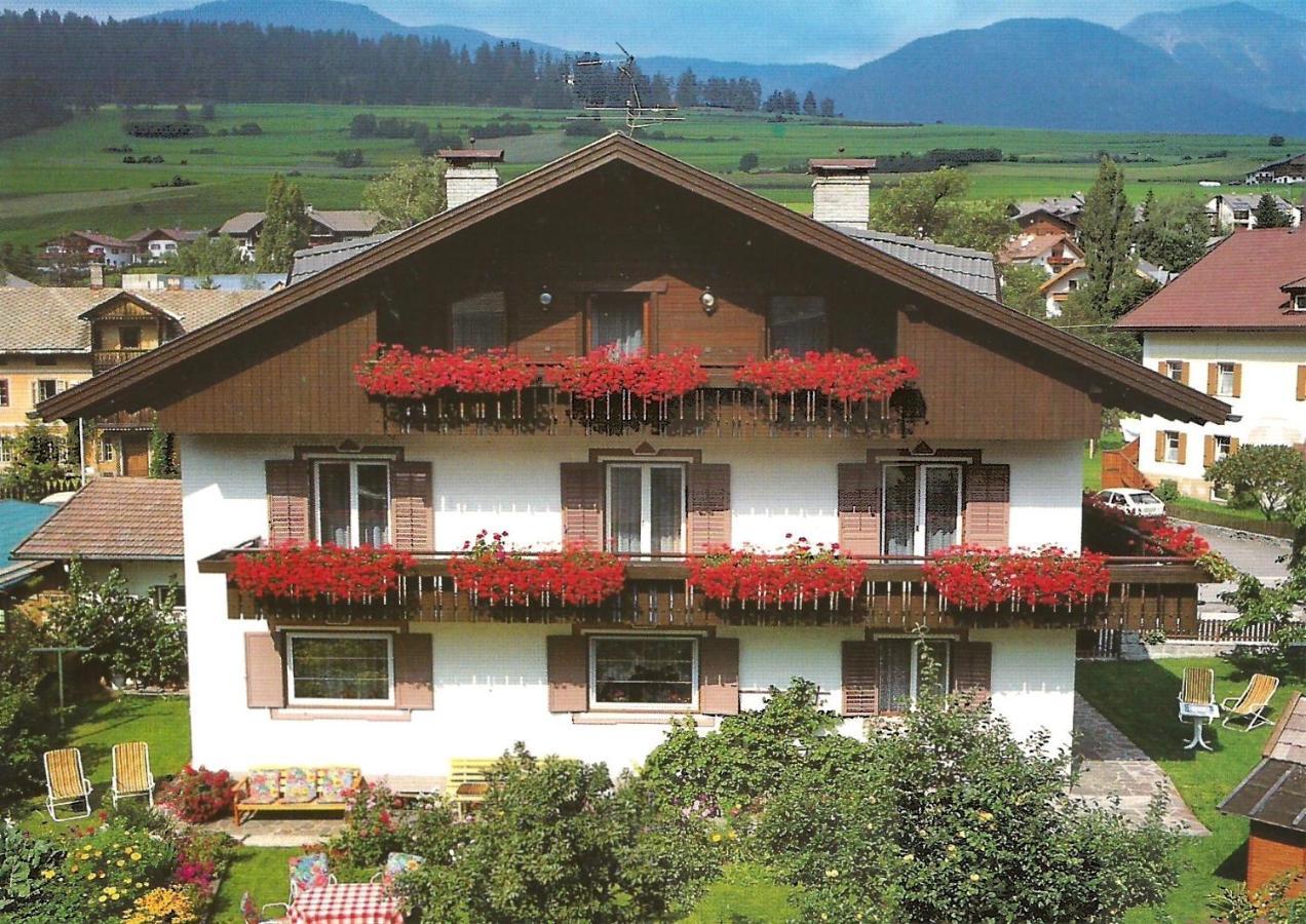 Apartments Gasser Monguelfo-Tesido / Welsberg-Taisten Bagian luar foto
